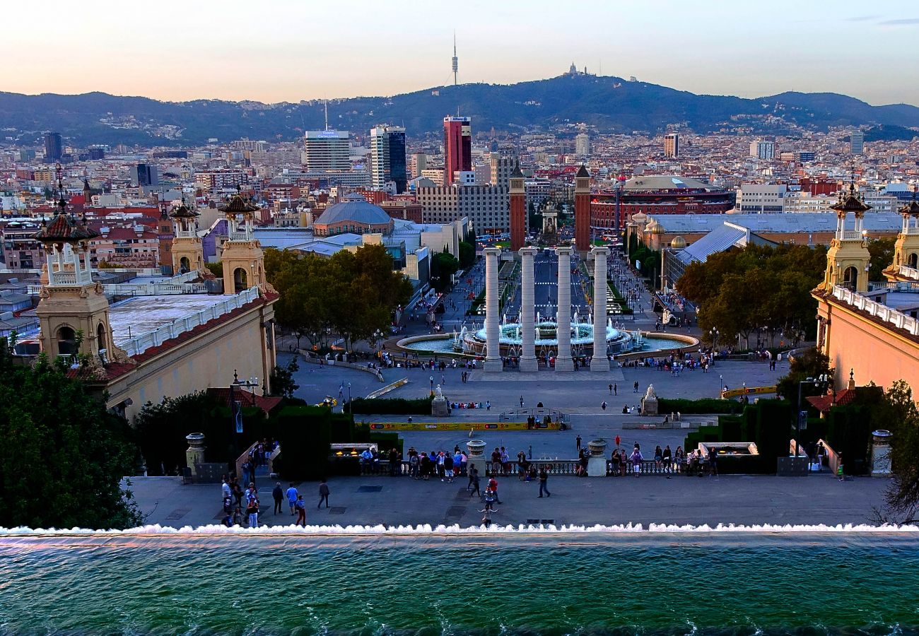 Apartamento em Barcelona - DELUXE, central, city views, balcony