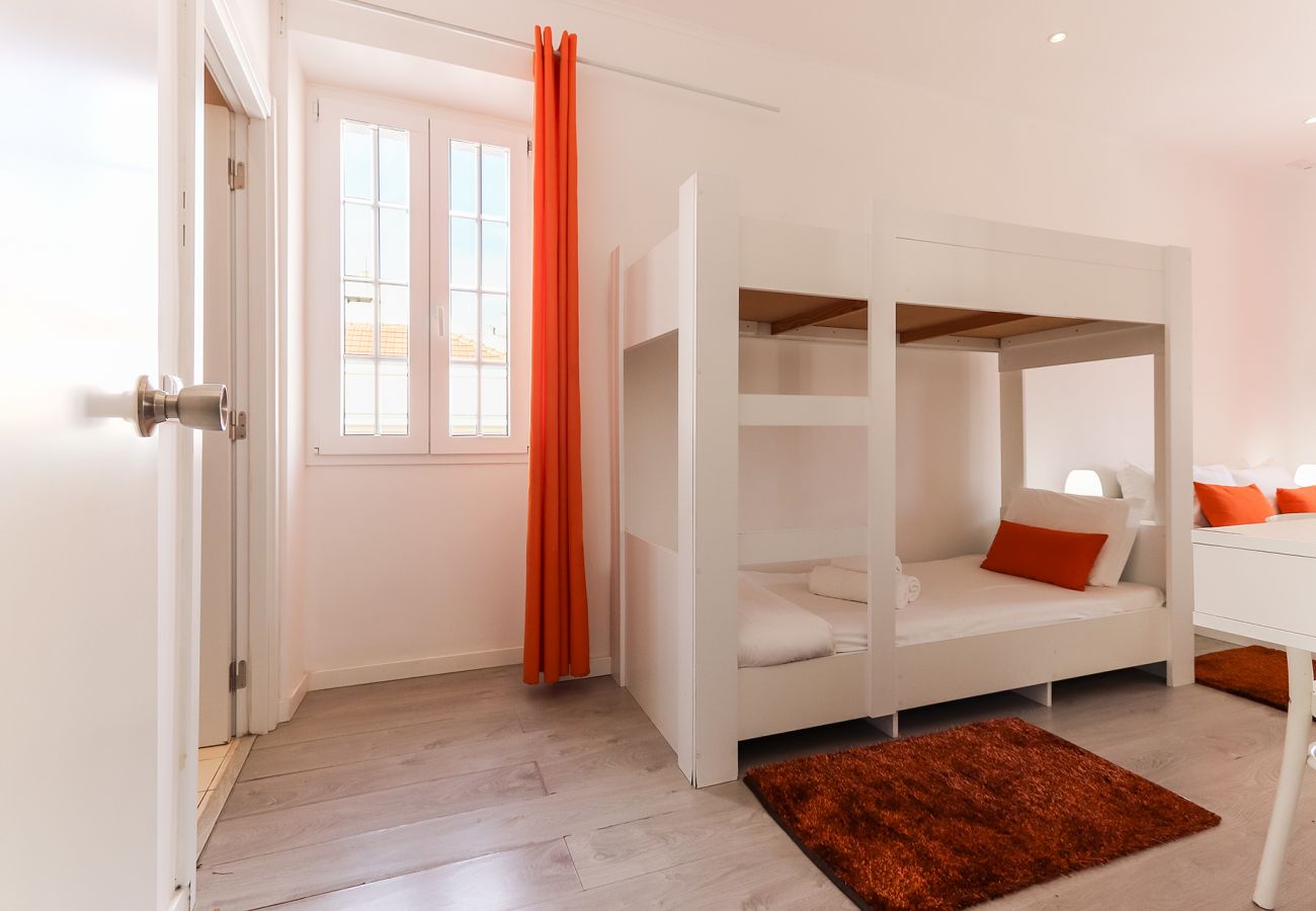 Quarto em Lisboa - DOWNTOWN PALMA SUITES 402 by HOMING