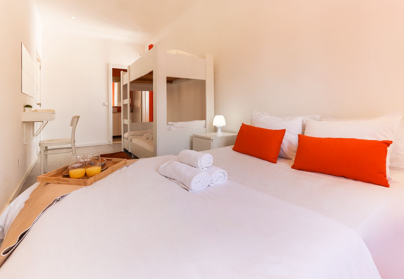 Quarto em Lisboa - DOWNTOWN PALMA SUITES 402 by HOMING