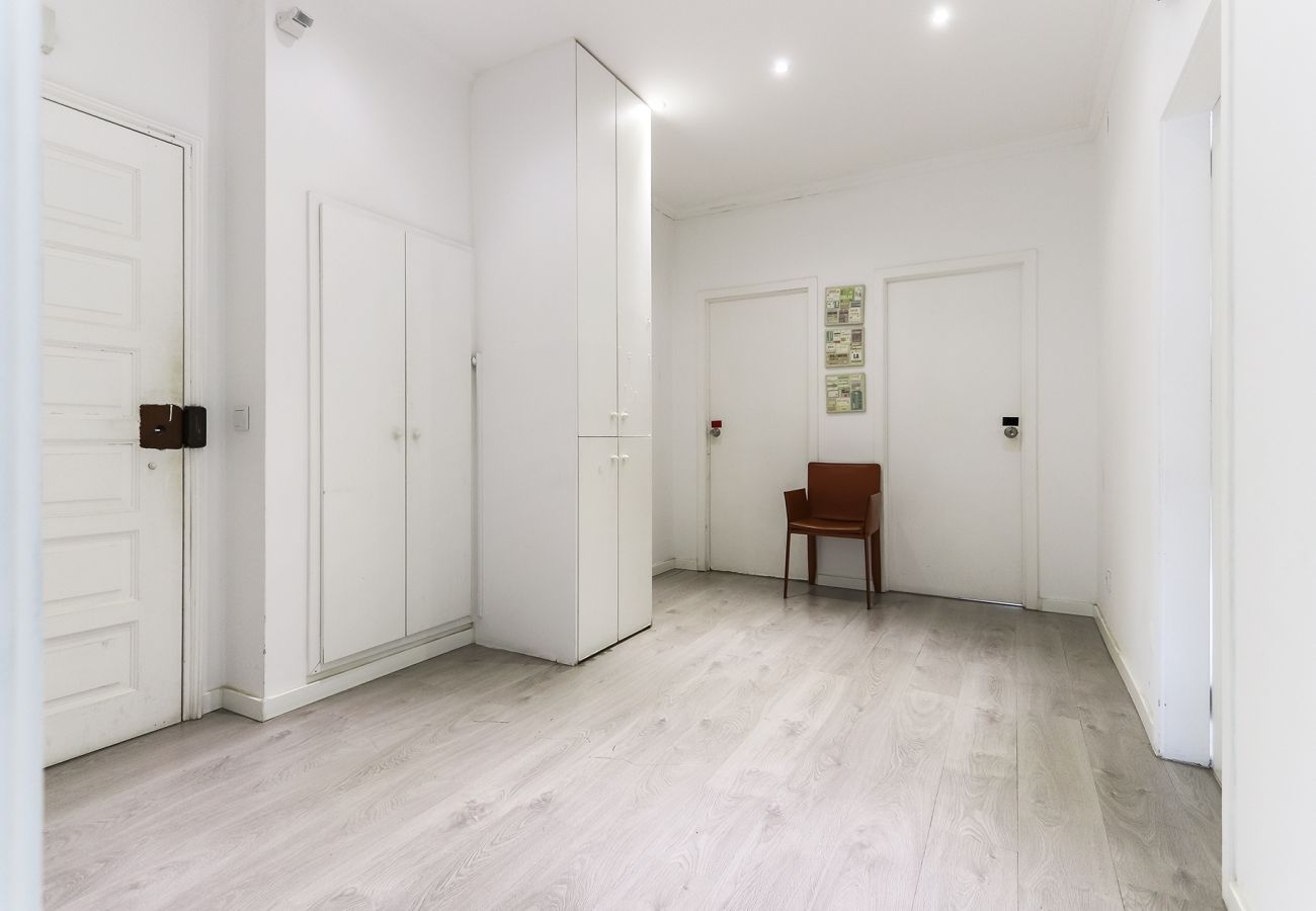 Quarto em Lisboa - DOWNTOWN PALMA SUITES 402 by HOMING