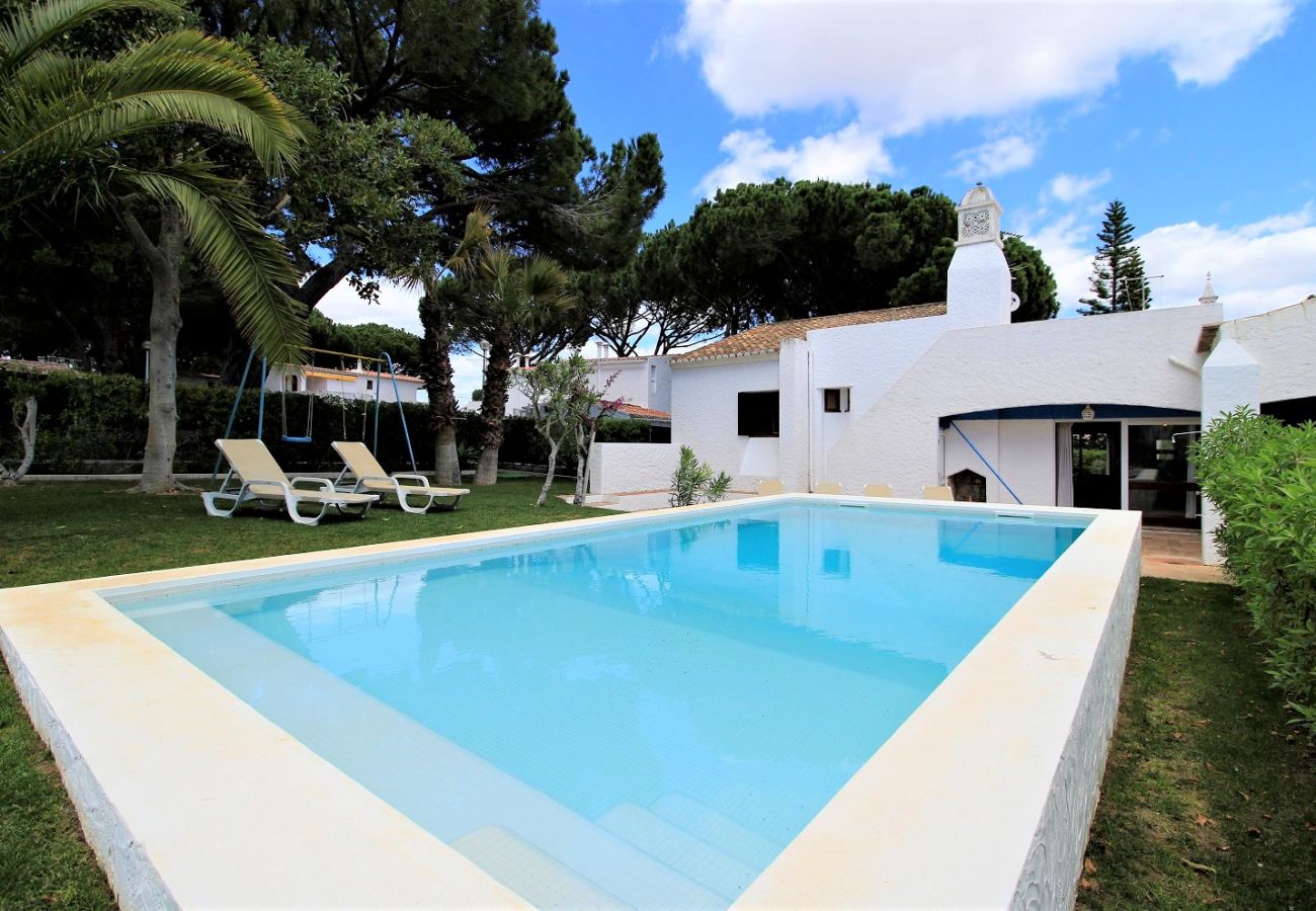 Villa em Albufeira - ALBUFEIRA TRADITIONAL VILLA WITH POOL by HOMING