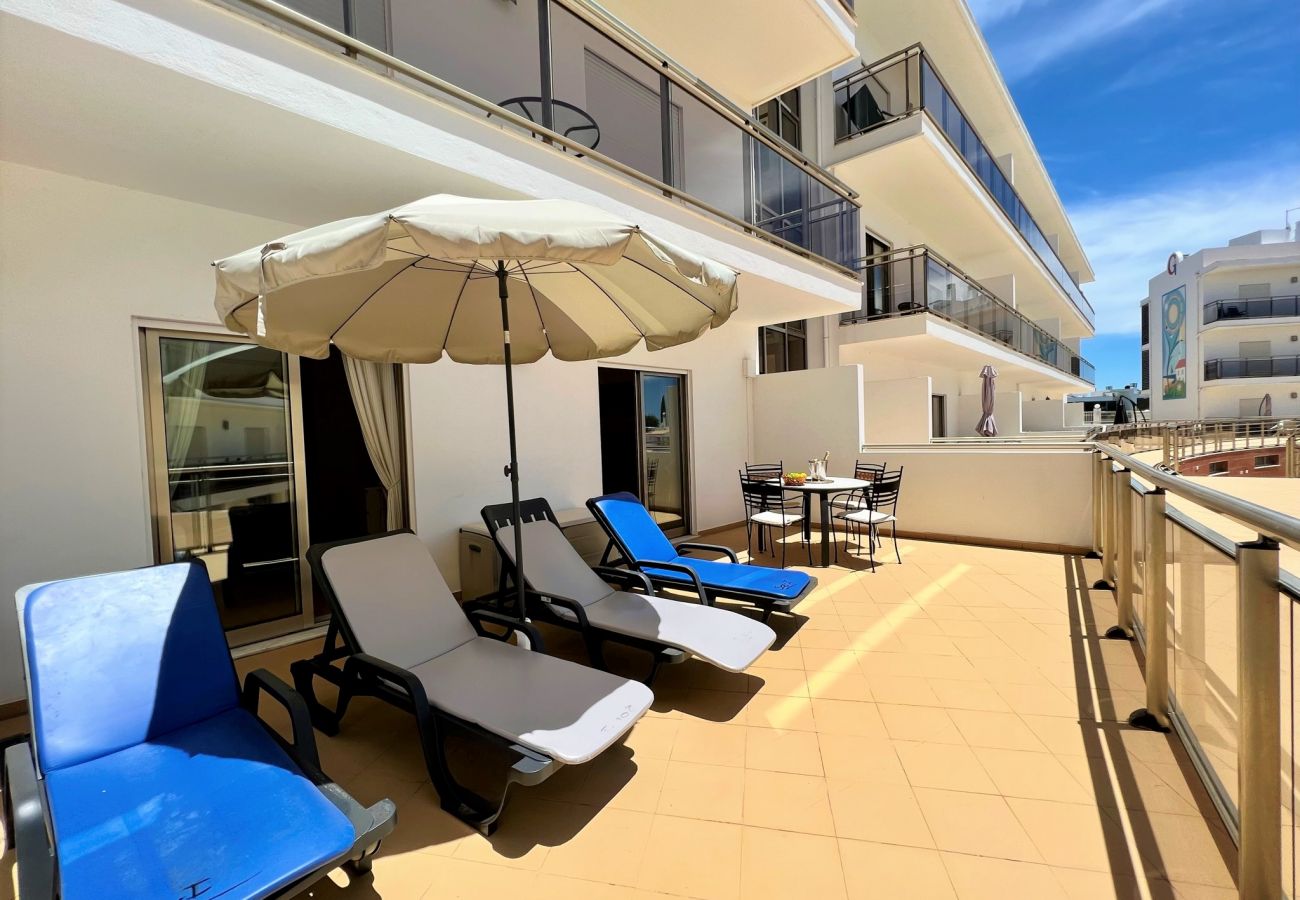 Apartamento em Albufeira - ALBUFEIRA TERRACE WITH POOL by HOMING