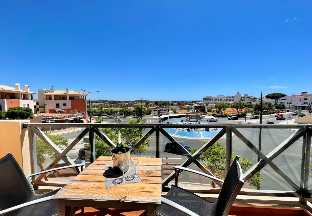 Apartamento em Albufeira - ALBUFEIRA MODERN 2 WITH POOL by HOMING