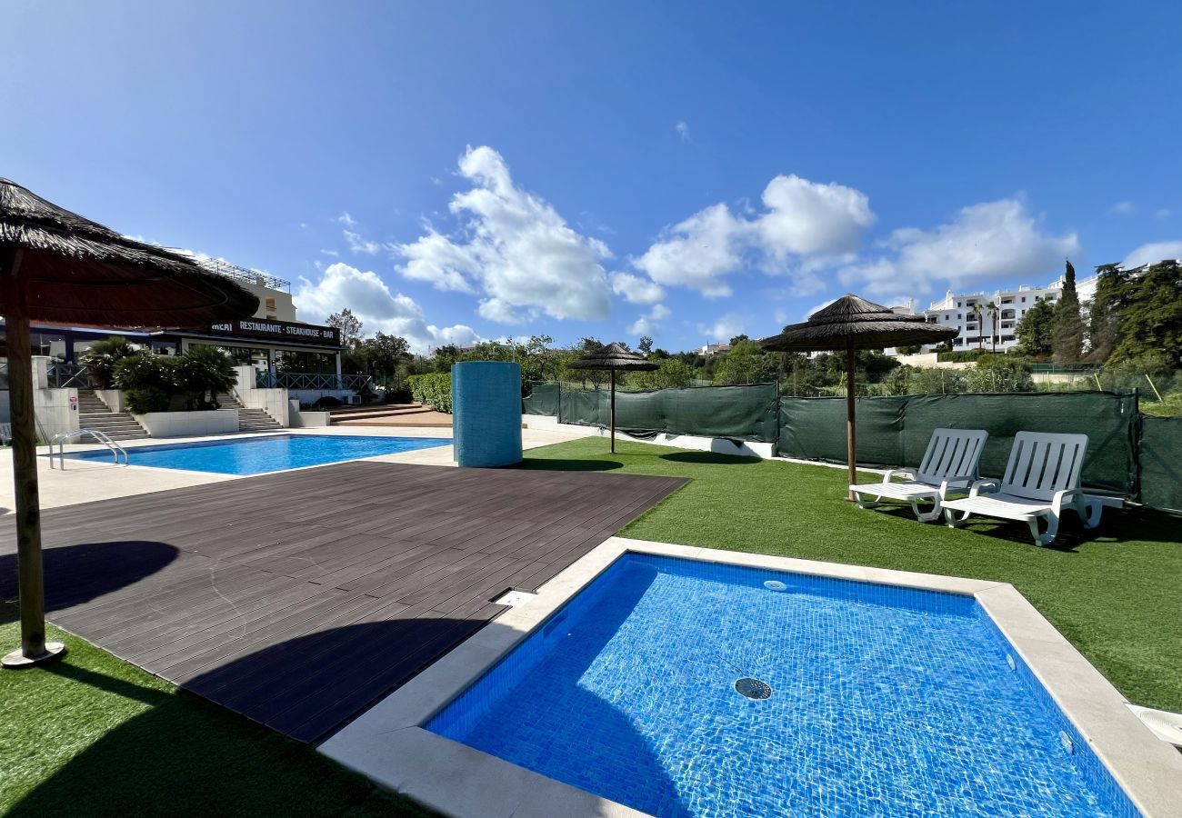 Apartamento em Albufeira - ALBUFEIRA MODERN 2 WITH POOL by HOMING