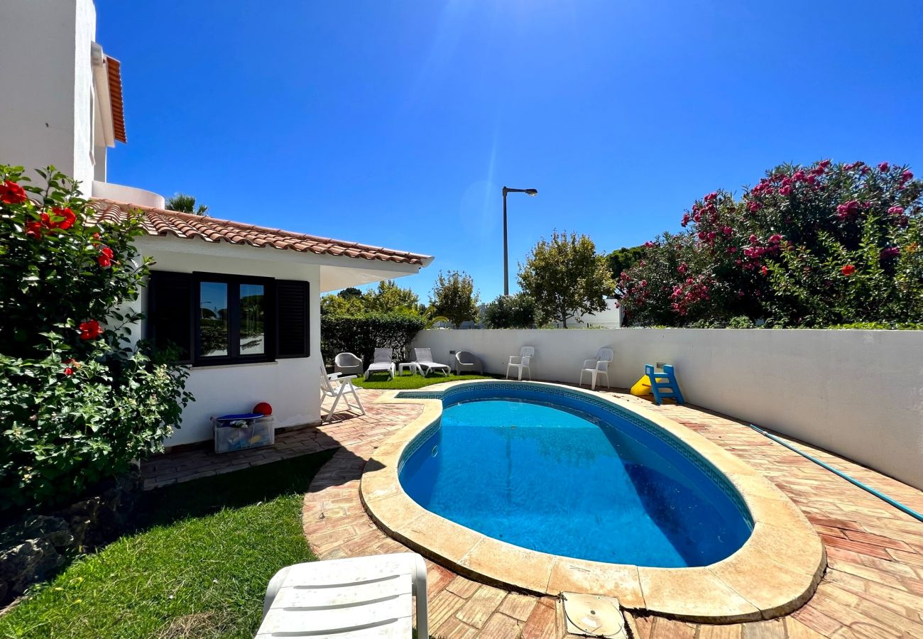 Villa em Vilamoura - VILAMOURA TRADITIONAL VILLA WITH POOL by HOMING