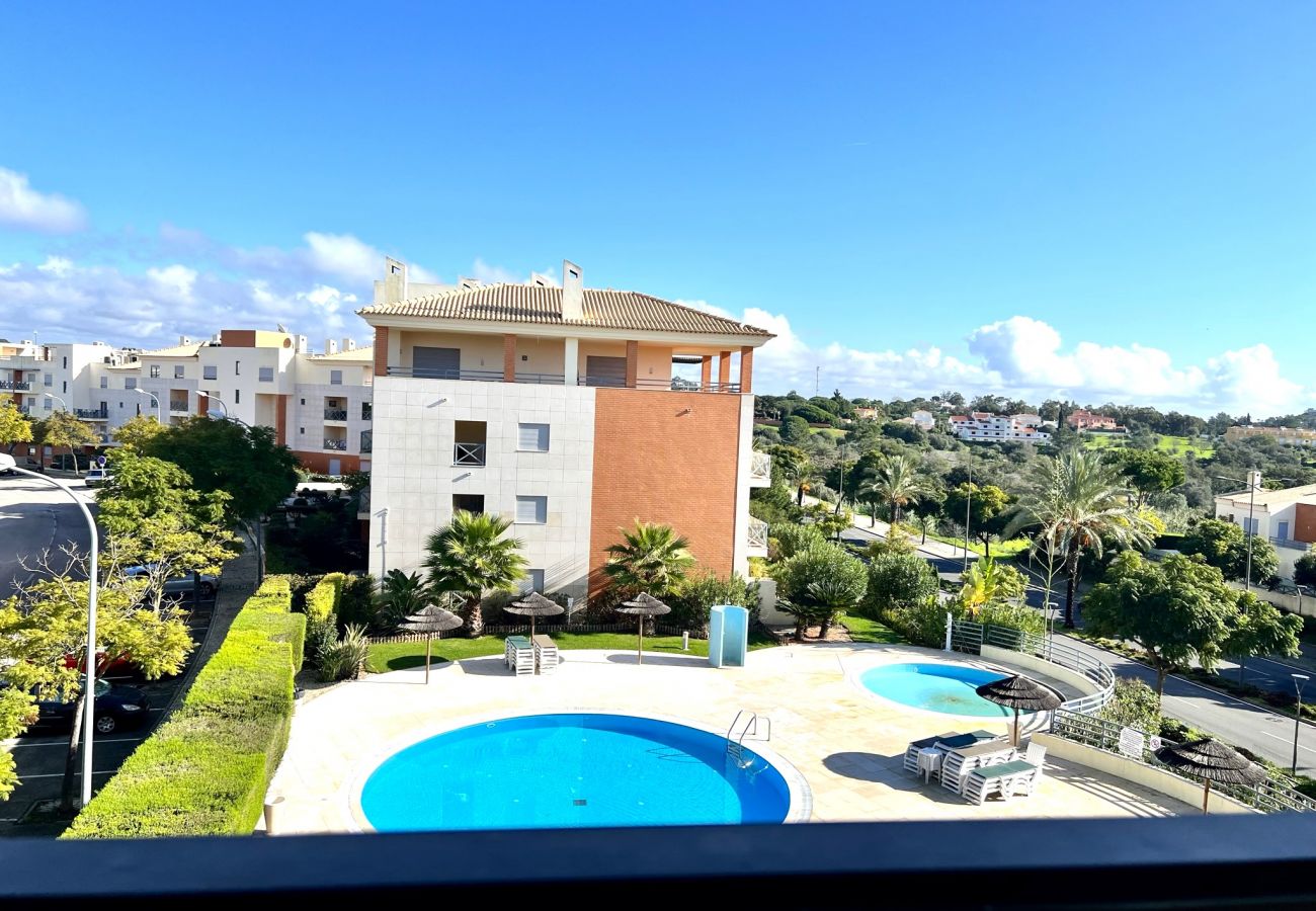 Apartamento em Albufeira - ALBUFEIRA MODERN 3 WITH POOL by HOMING