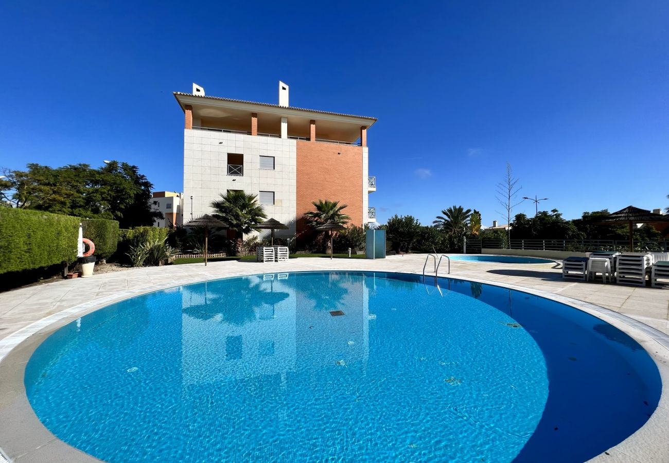 Apartamento em Albufeira - ALBUFEIRA MODERN 3 WITH POOL by HOMING