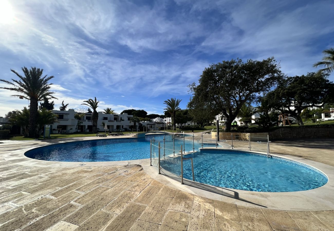 Apartamento em Albufeira - ALBUFEIRA BALAIA GOLF VILLAGE 1 WITH POOL by HOMIN