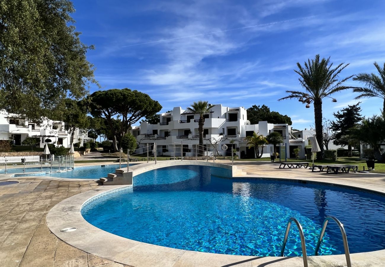 Apartamento em Albufeira - ALBUFEIRA BALAIA GOLF VILLAGE 1 WITH POOL by HOMIN