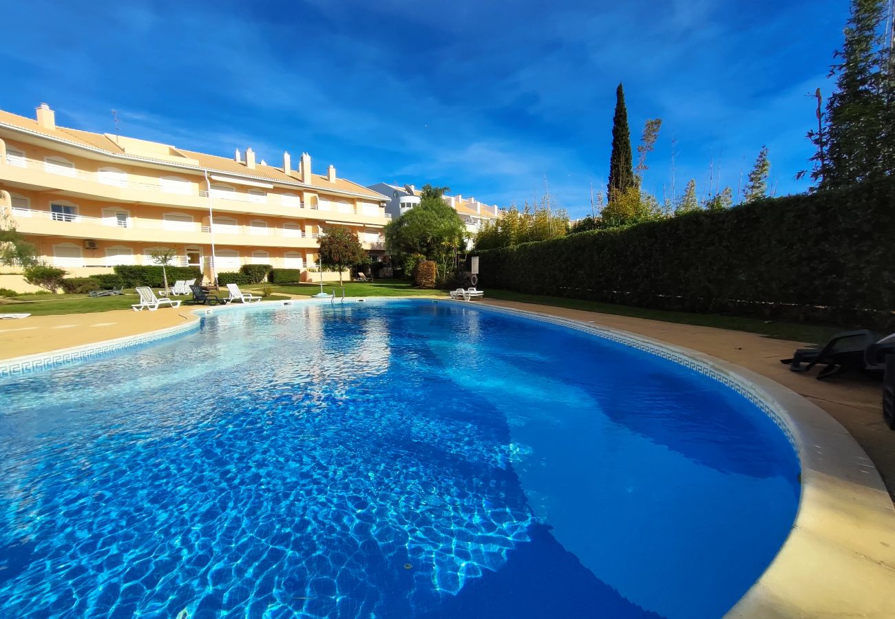 Apartamento em Vilamoura - VILAMOURA TYPICAL 2 WITH POOL by HOMING