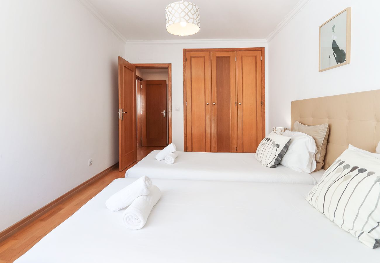 Apartamento em Lisboa - LARANJEIRAS DESIGN by HOMING