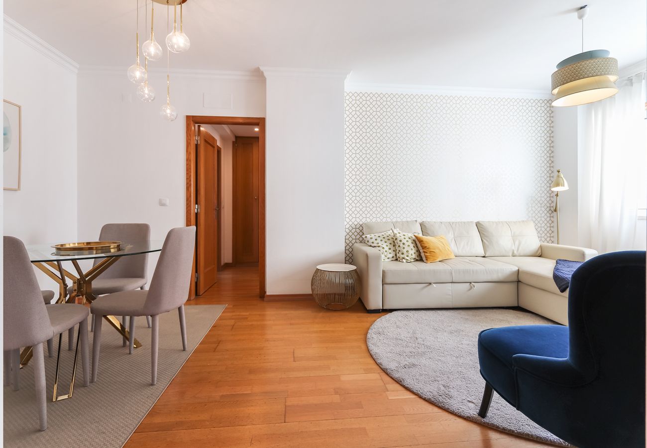 Apartamento em Lisboa - LARANJEIRAS DESIGN by HOMING