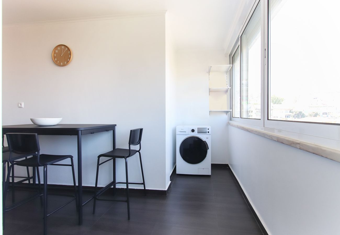 Apartamento em Lisboa - OLIVAIS BALCONY by HOMING