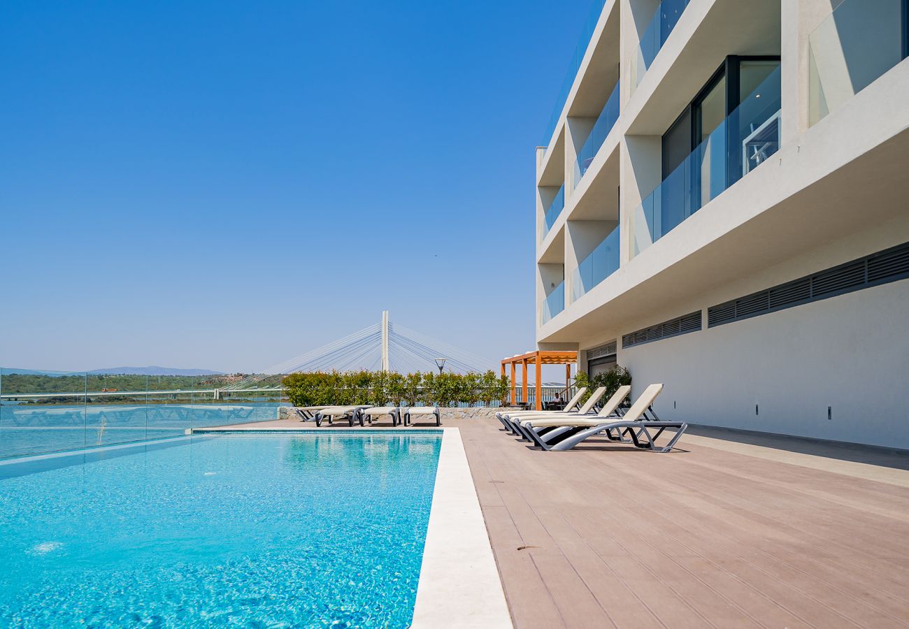 Apartamento em Lagoa - PORTIMÃO OCEAN BREEZE WITH POOL by HOMING