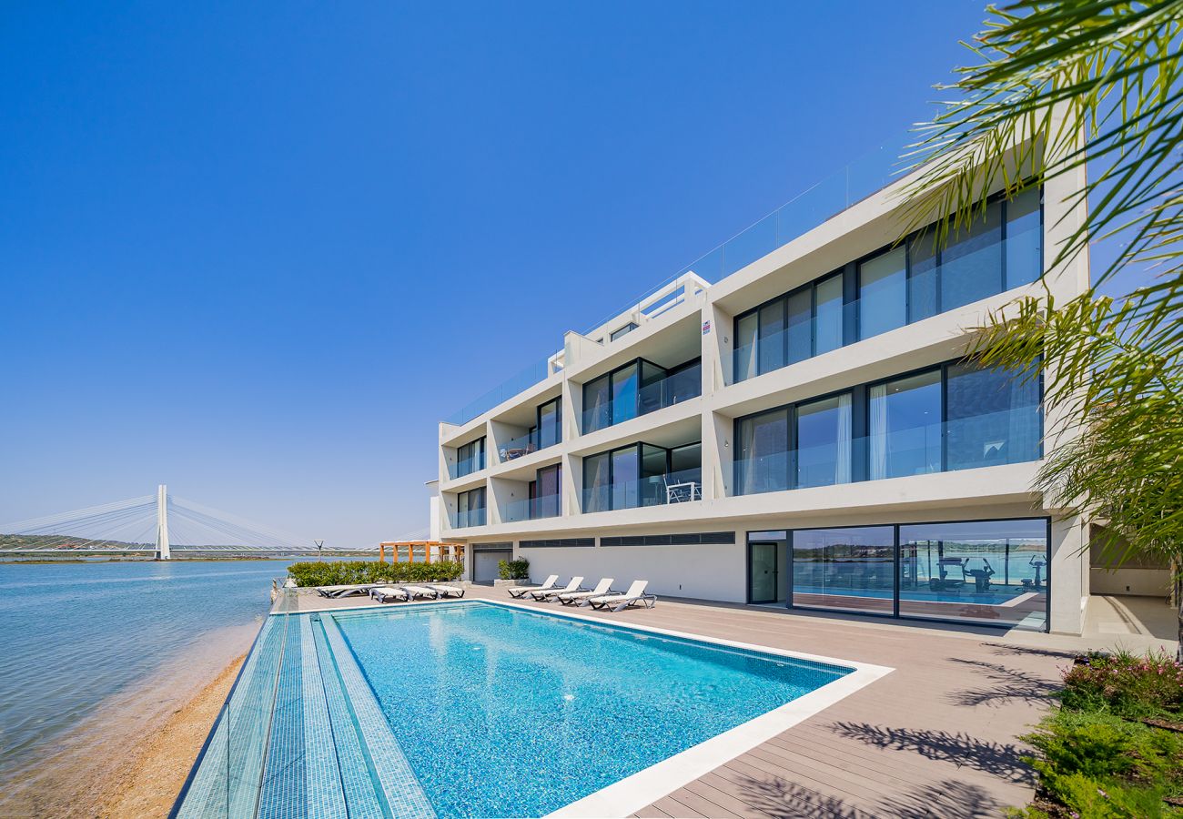 Apartamento em Lagoa - PORTIMÃO OCEAN BREEZE WITH POOL by HOMING