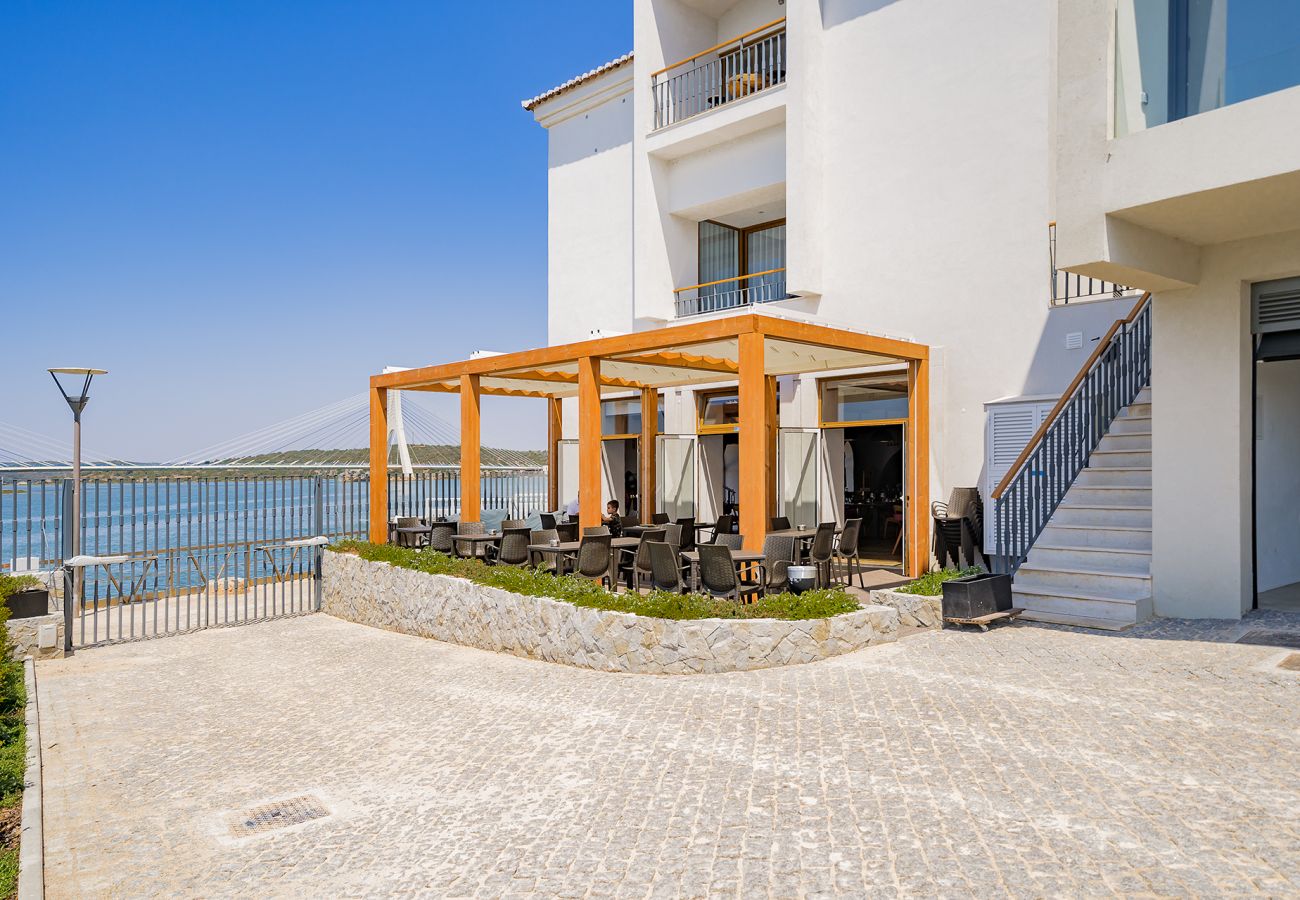 Apartamento em Lagoa - PORTIMÃO OCEAN BREEZE WITH POOL by HOMING