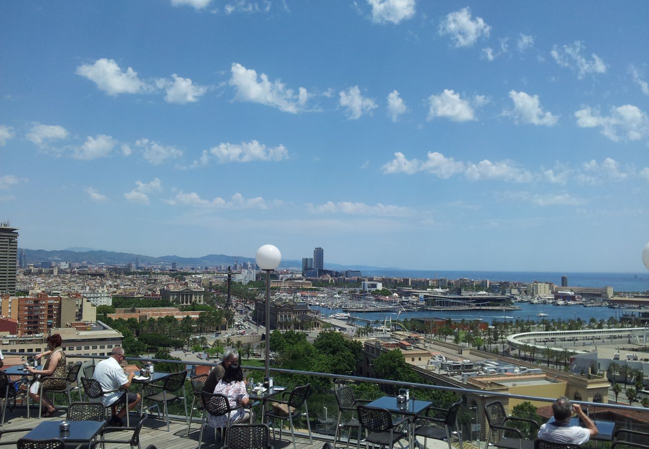 Apartment in Barcelona - DELUXE, central, city views, balcony