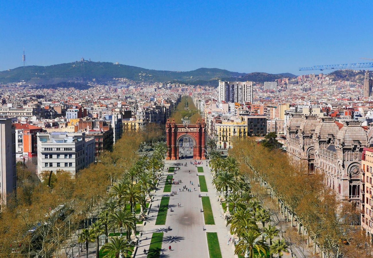 Apartment in Barcelona - DELUXE, central, city views, balcony