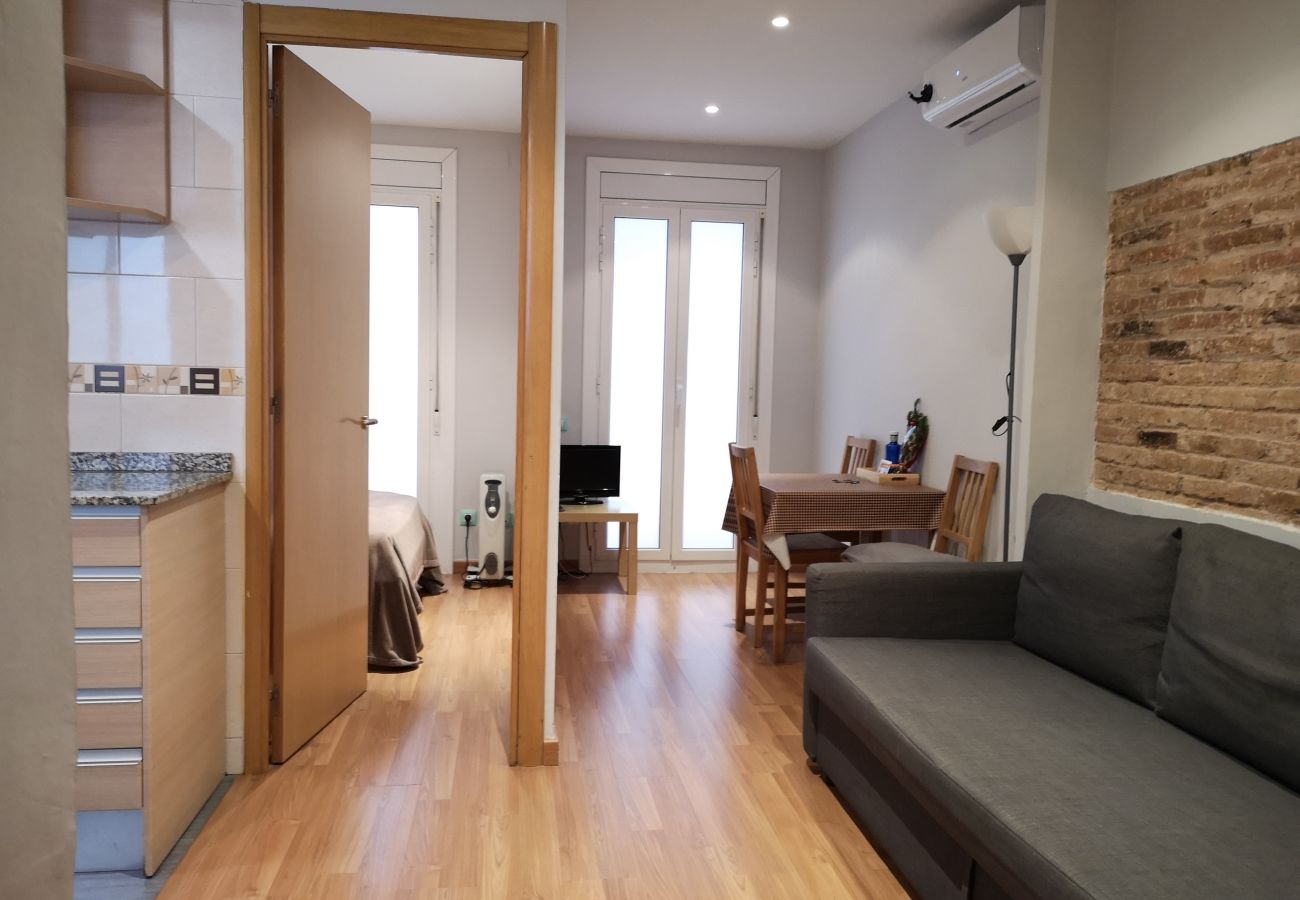 Apartment in Barcelona - GRACIA comfort, patio place