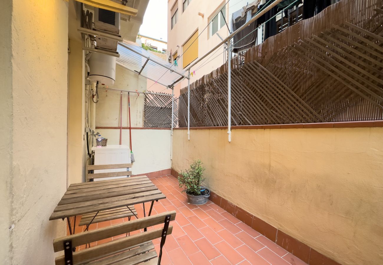 Apartment in Barcelona - GRACIA comfort, patio place