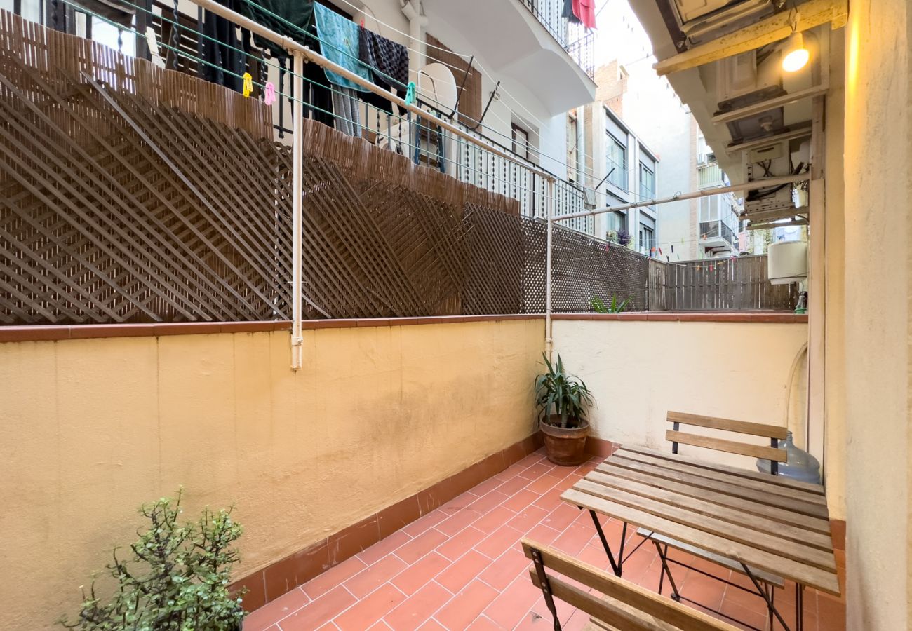 Apartment in Barcelona - GRACIA comfort, patio place