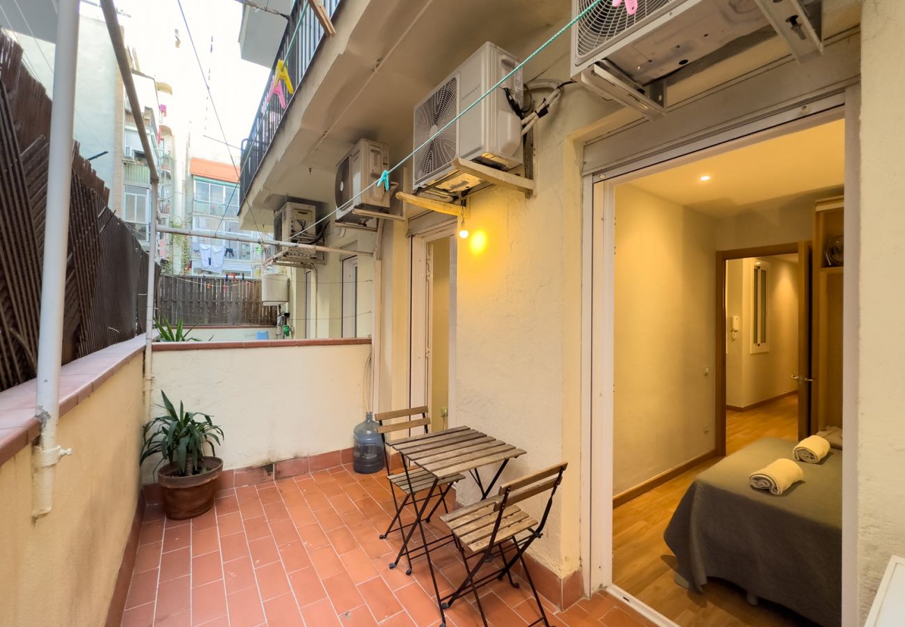 Apartment in Barcelona - GRACIA comfort, patio place