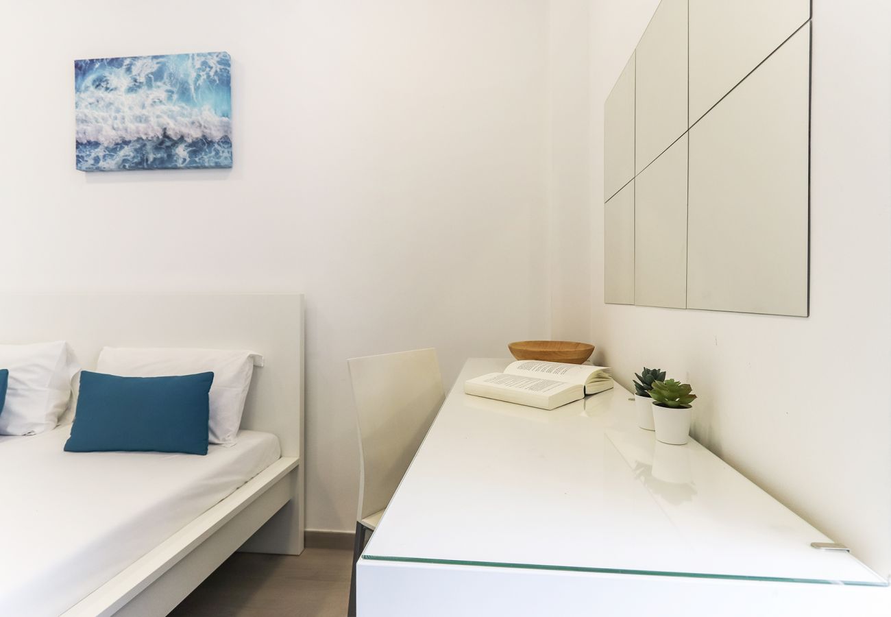 Rent by room in Lisbon - DOWNTOWN PALMA SUITES 304 by HOMING