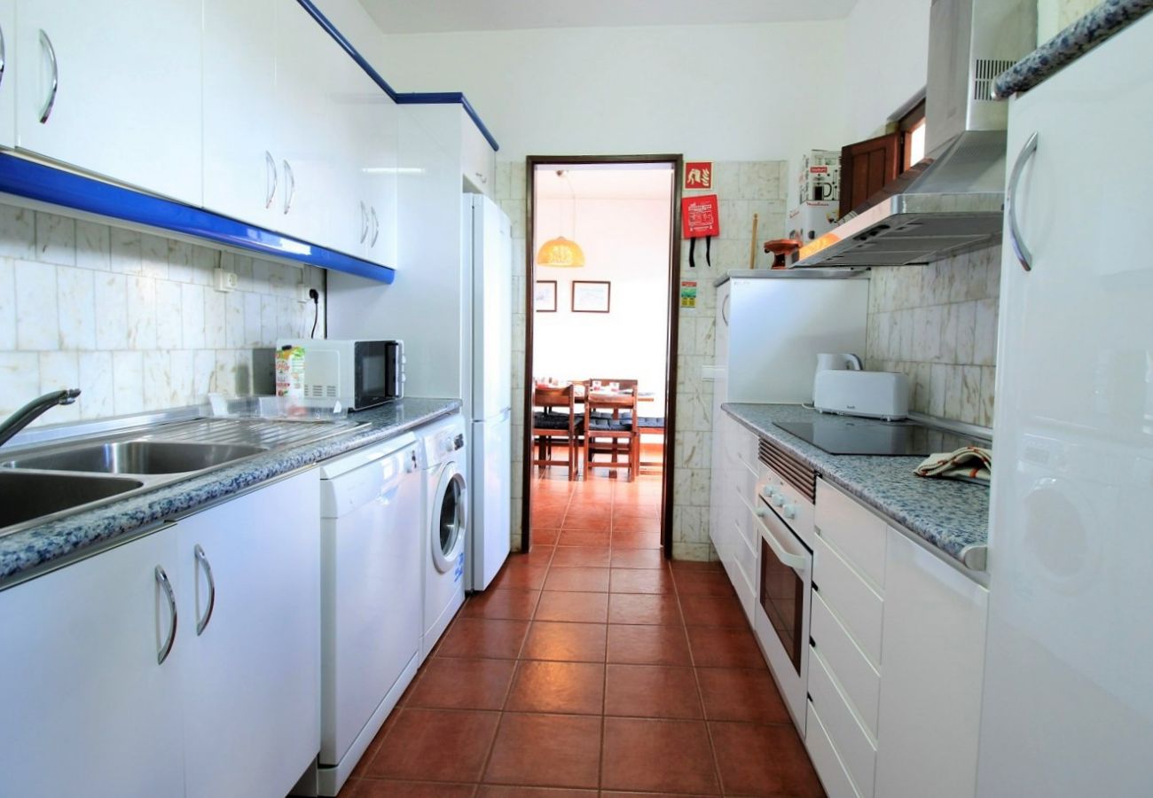 Villa in Albufeira - ALBUFEIRA TRADITIONAL VILLA WITH POOL by HOMING