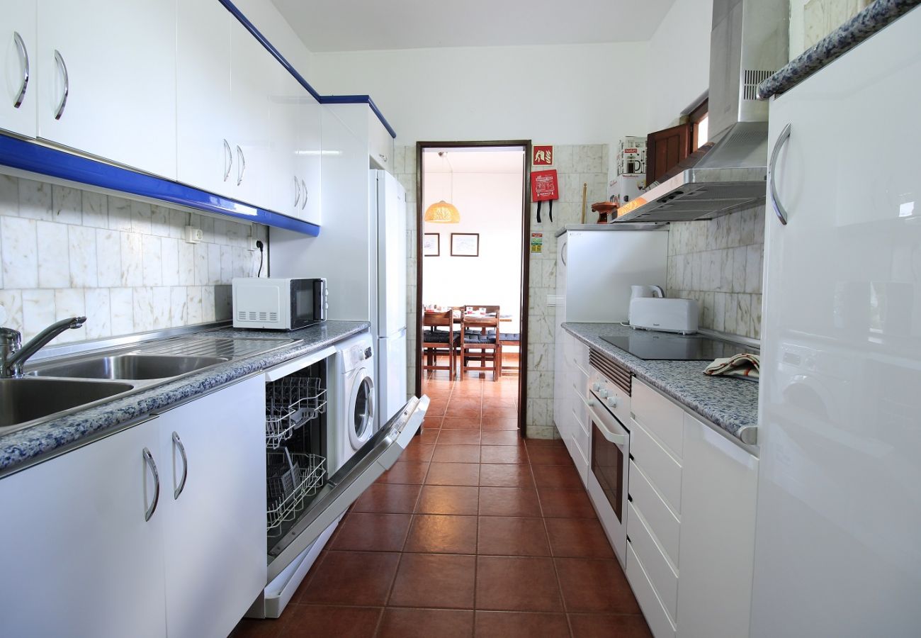 Villa in Albufeira - ALBUFEIRA TRADITIONAL VILLA WITH POOL by HOMING