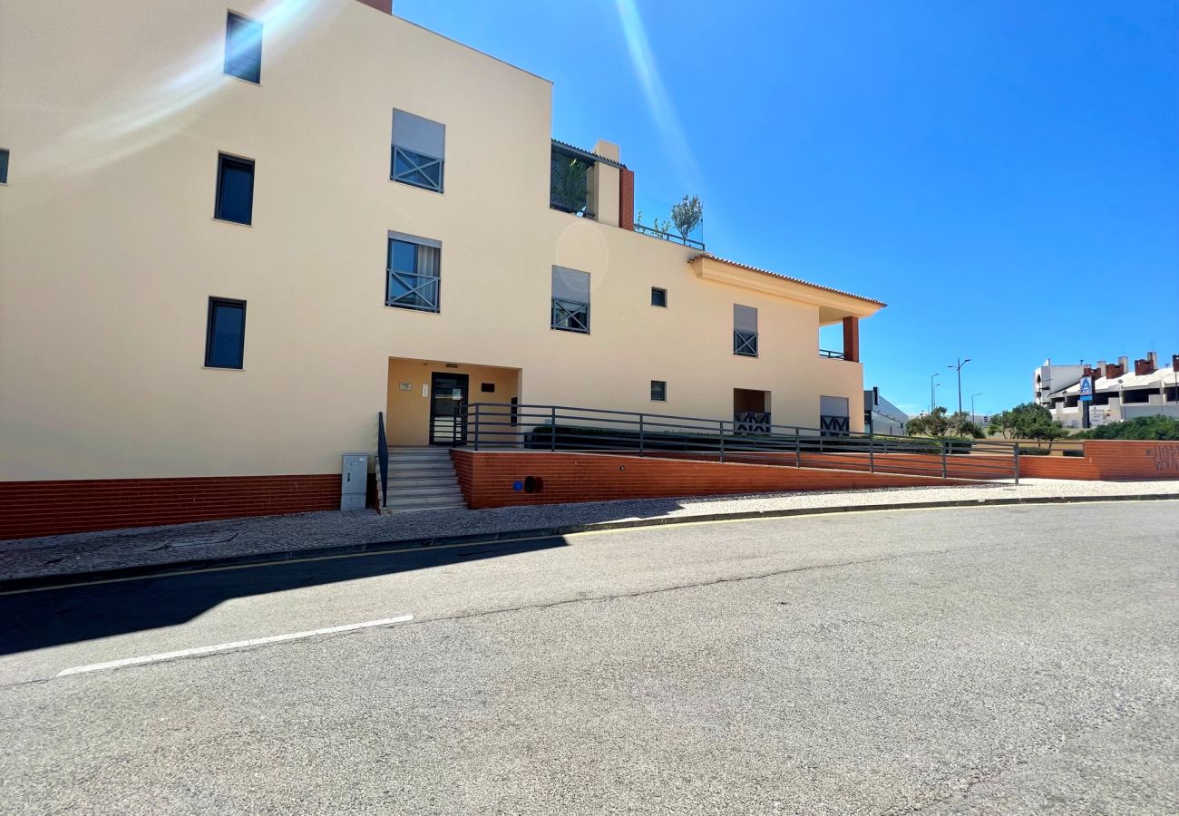 Apartment in Albufeira - ALBUFEIRA MODERN 2 WITH POOL by HOMING