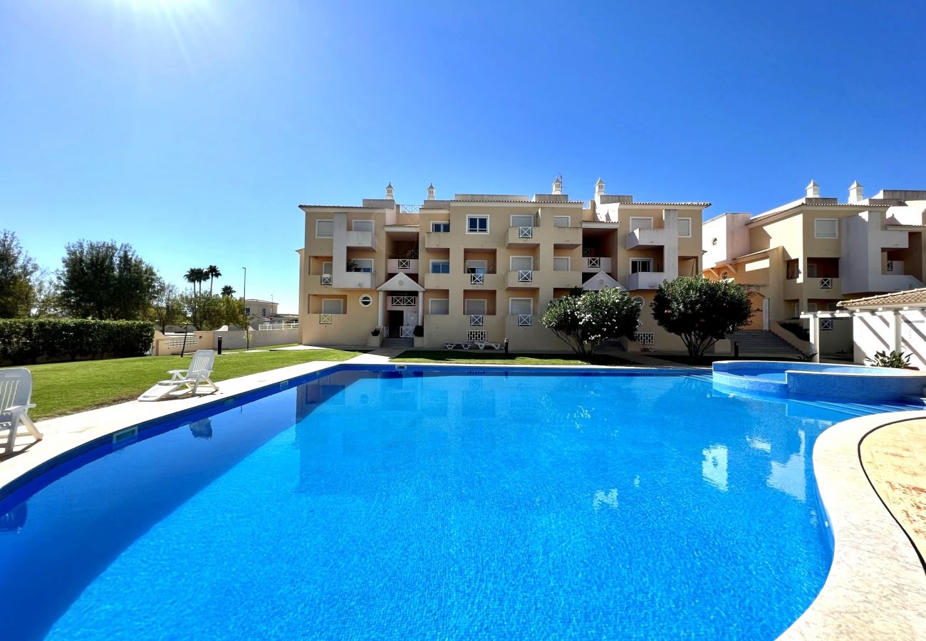 Apartment in Albufeira - ALBUFEIRA VALLEY 1 WITH POOL by HOMING