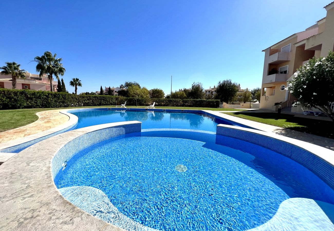 Apartment in Albufeira - ALBUFEIRA VALLEY 1 WITH POOL by HOMING