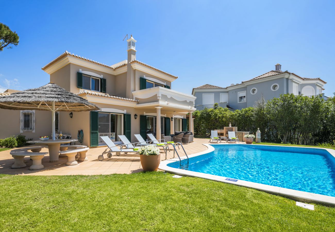 Villa in Vale do Lobo - VALE DE LOBO VILLA WITH POOL by HOMING