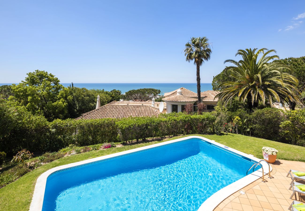 Villa in Vale do Lobo - VALE DE LOBO VILLA WITH POOL by HOMING