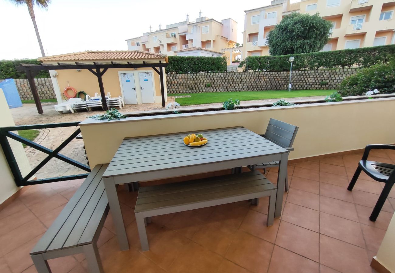 Apartment in Albufeira - ALBUFEIRA VALLEY 2 WITH POOL by HOMING