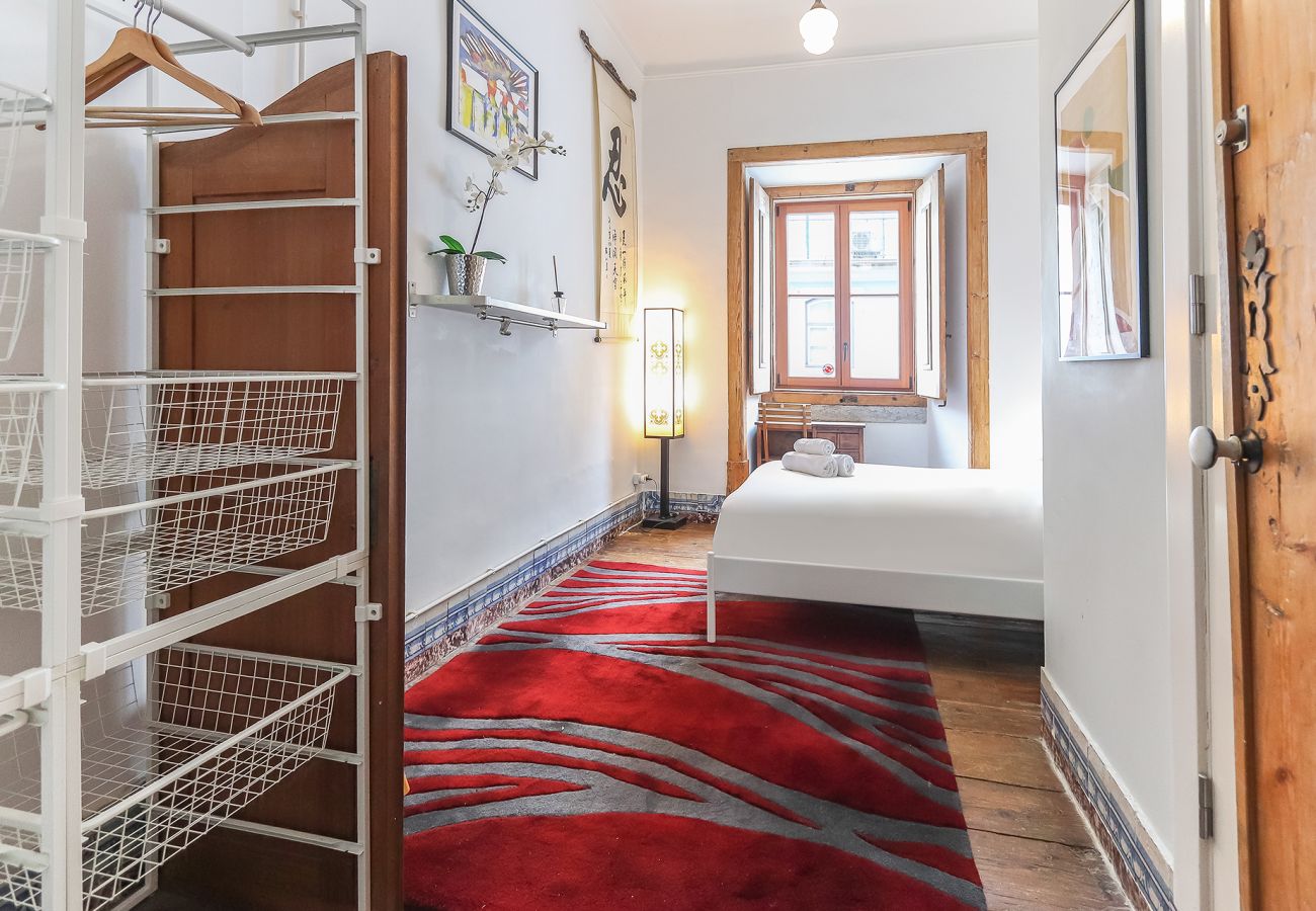 Rent by room in Lisbon - DOWNTOWN VINTAGE SUITE I by HOMING