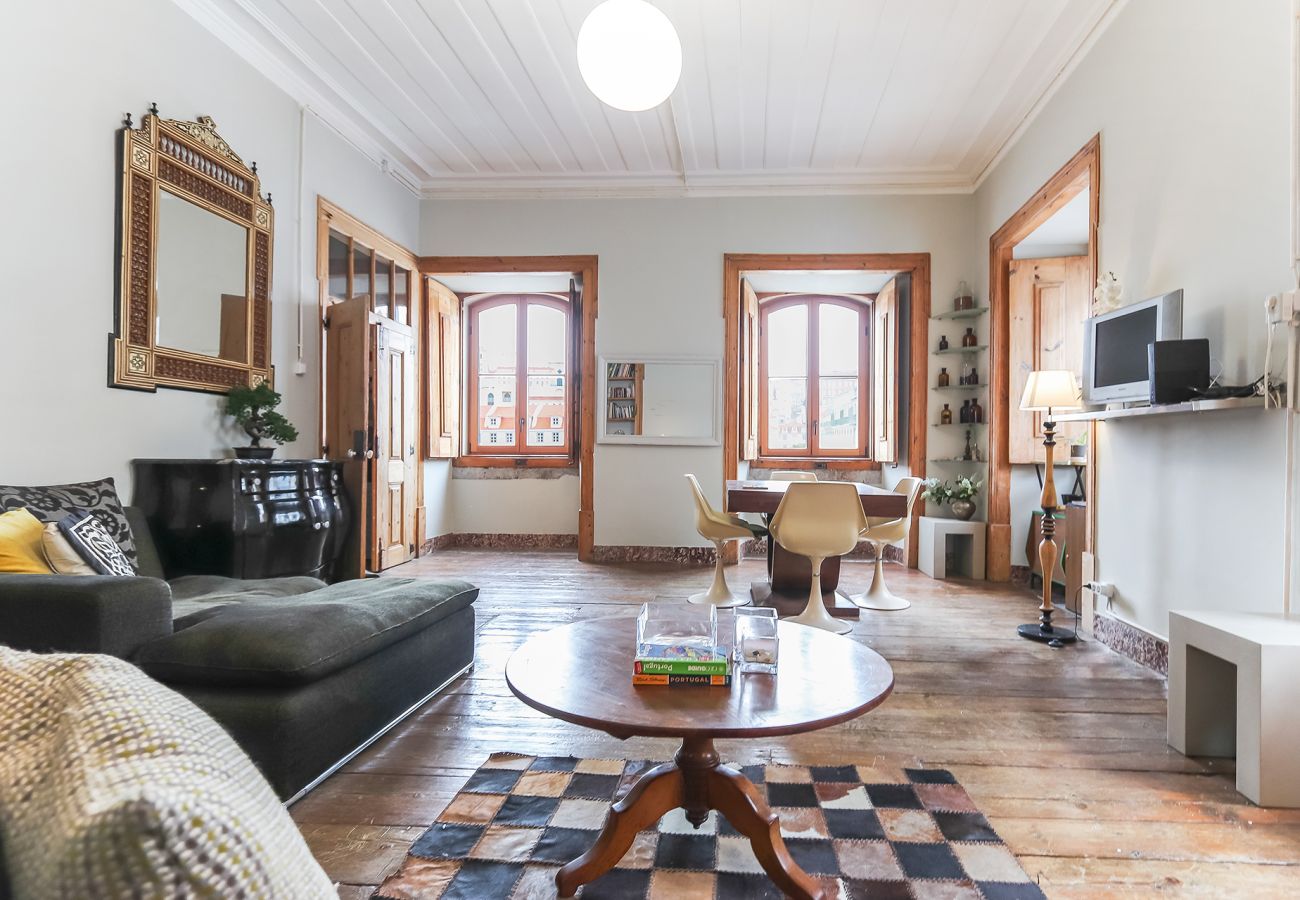 Rent by room in Lisbon - DOWNTOWN VINTAGE SUITE I by HOMING