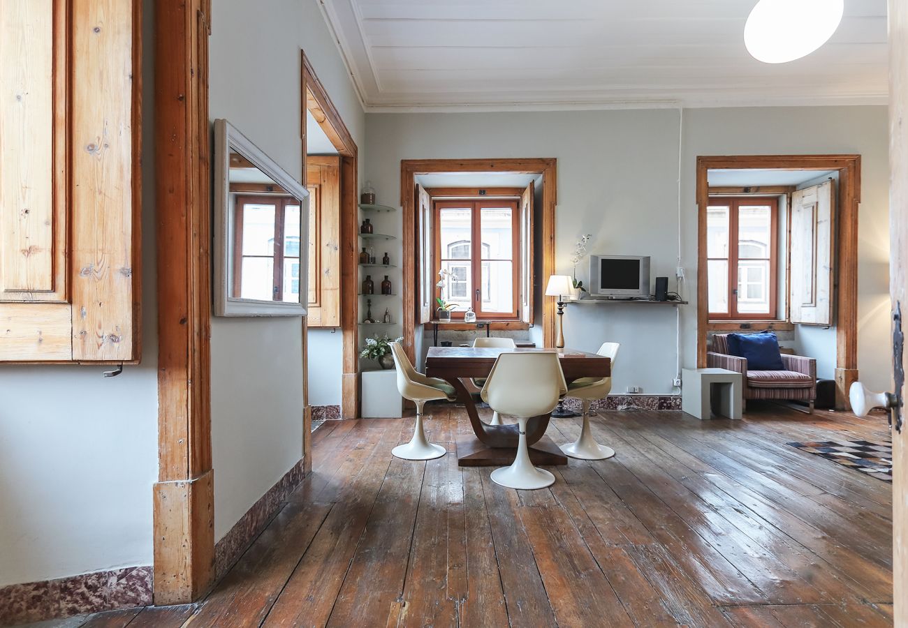 Rent by room in Lisbon - DOWNTOWN VINTAGE SUITE I by HOMING