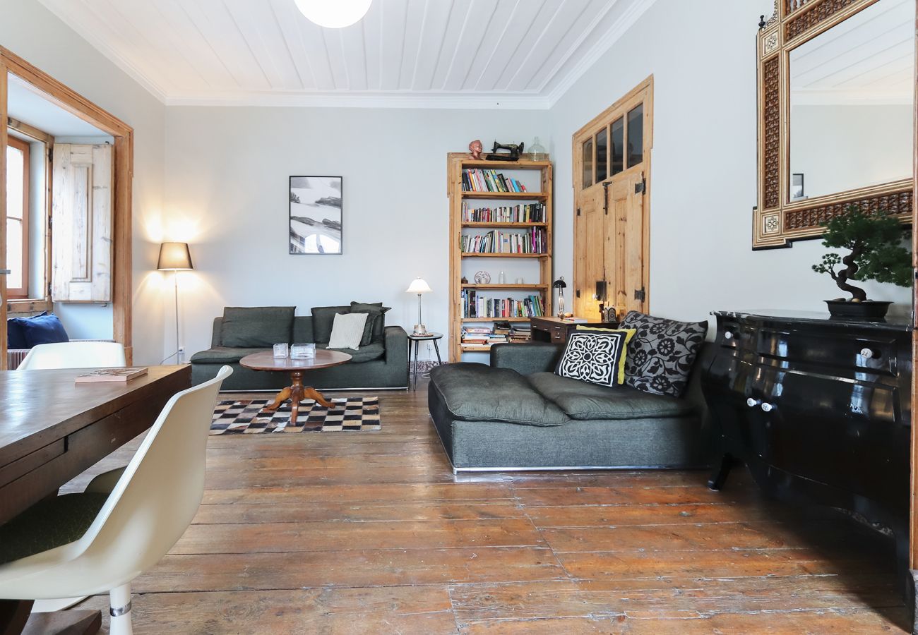 Rent by room in Lisbon - DOWNTOWN VINTAGE SUITE I by HOMING