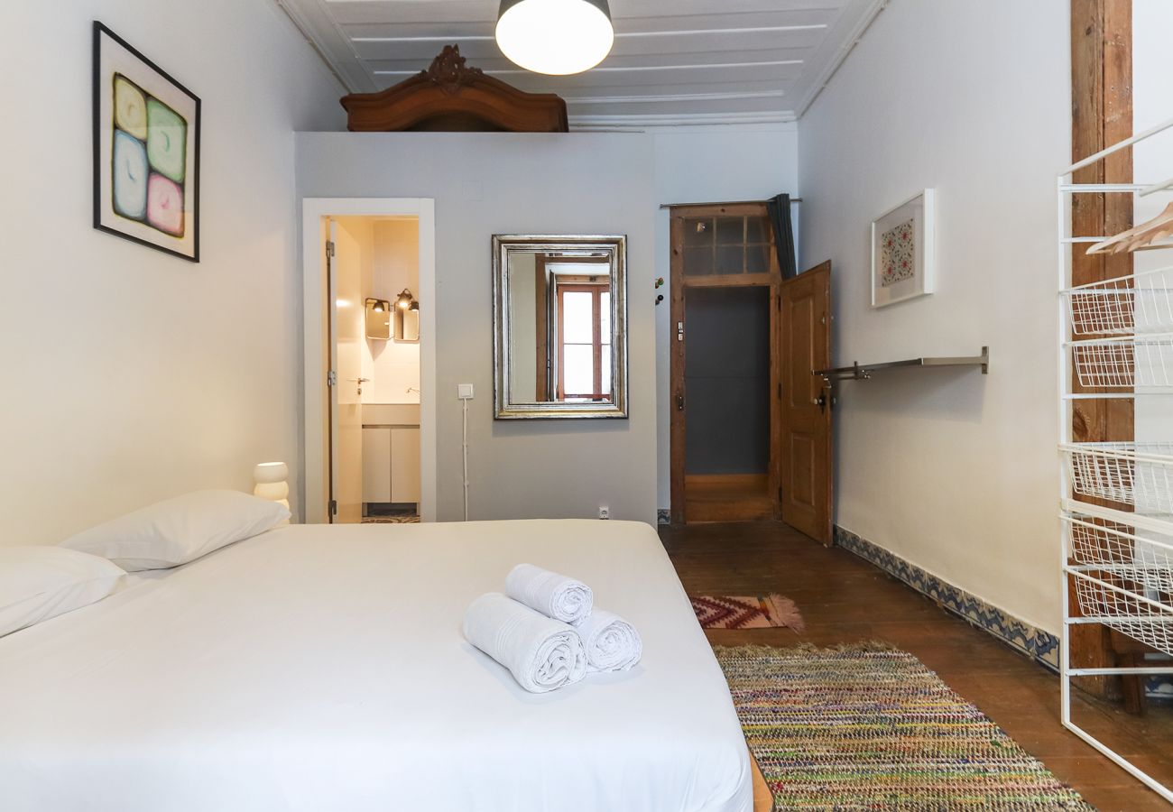 Rent by room in Lisbon - DOWNTOWN VINTAGE SUITE II by HOMING