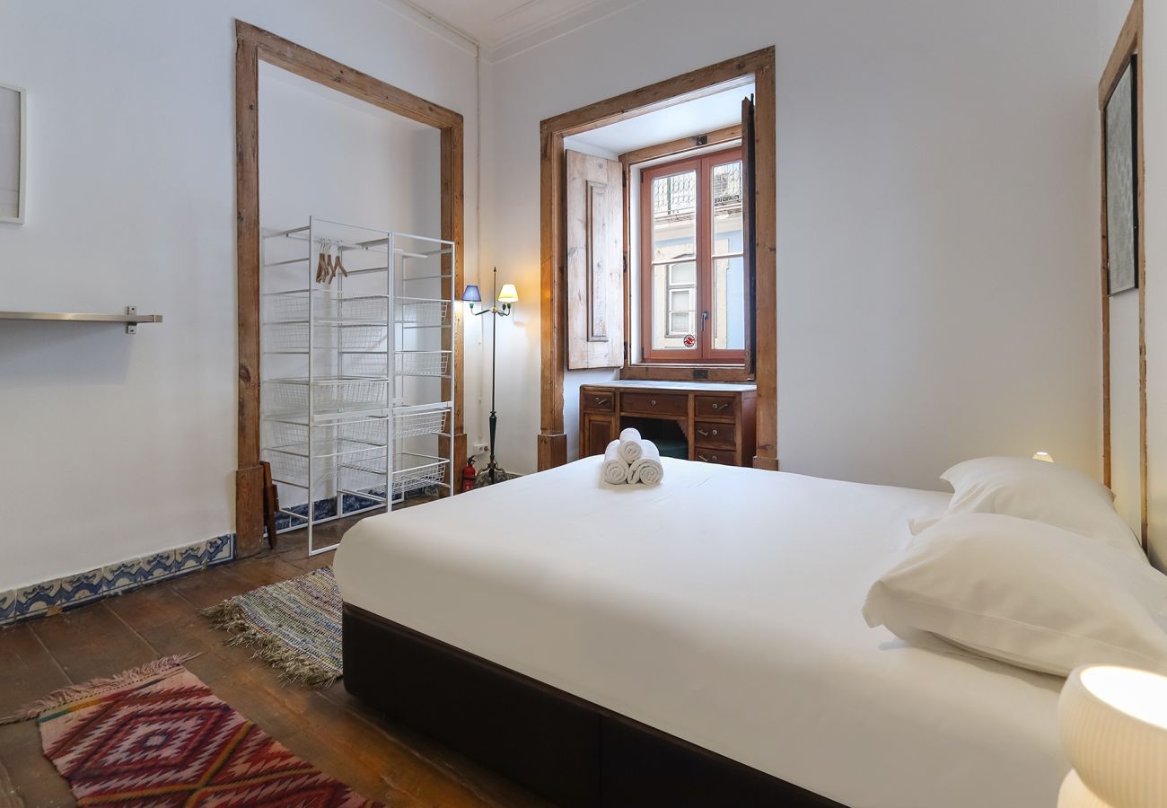 Rent by room in Lisbon - DOWNTOWN VINTAGE SUITE II by HOMING