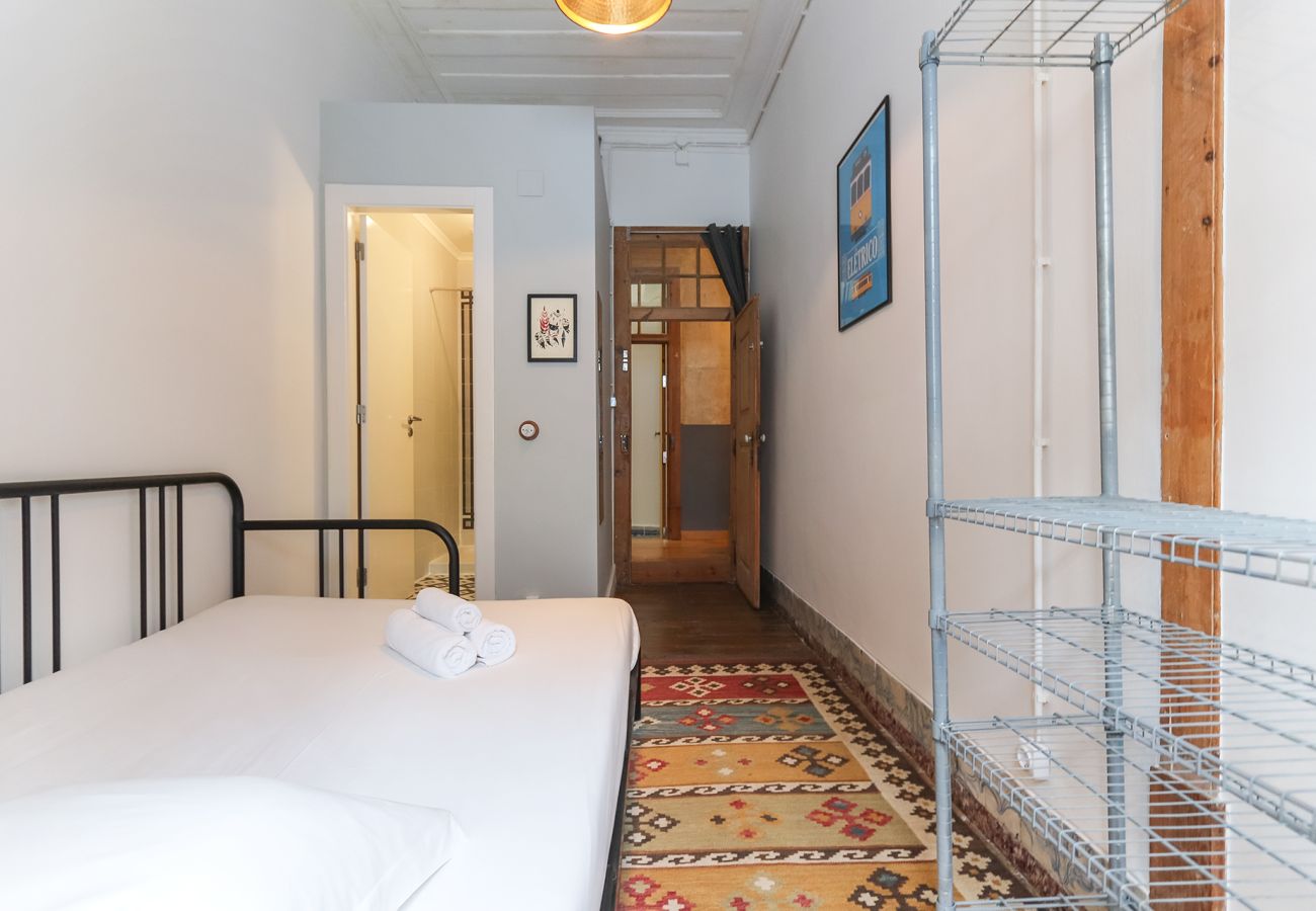 Rent by room in Lisbon - DOWNTOWN VINTAGE SUITE III By HOMING