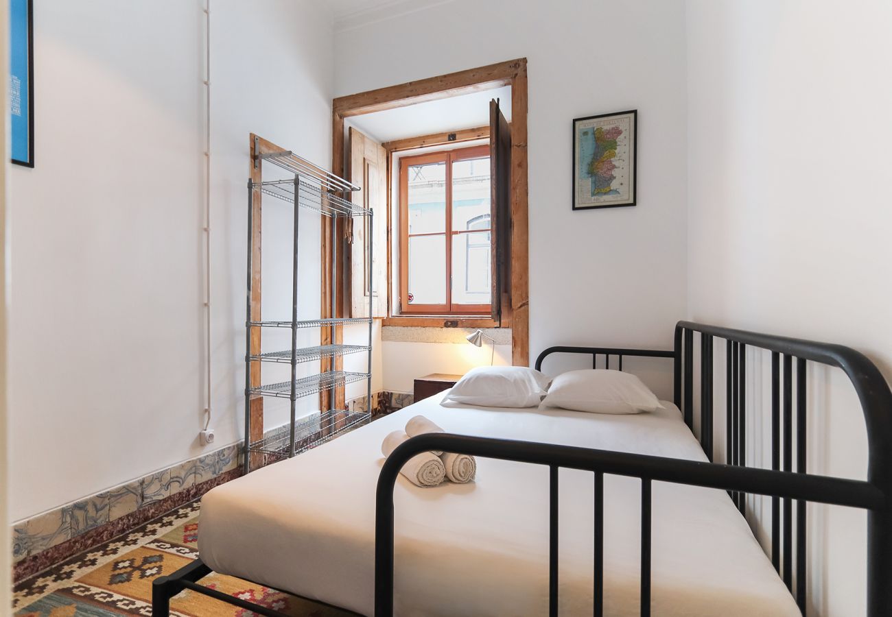 Rent by room in Lisbon - DOWNTOWN VINTAGE SUITE III By HOMING