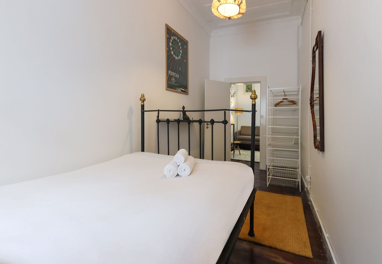 Rent by room in Lisbon - DOWNTOWN VINTAGE SUITE IV by HOMING