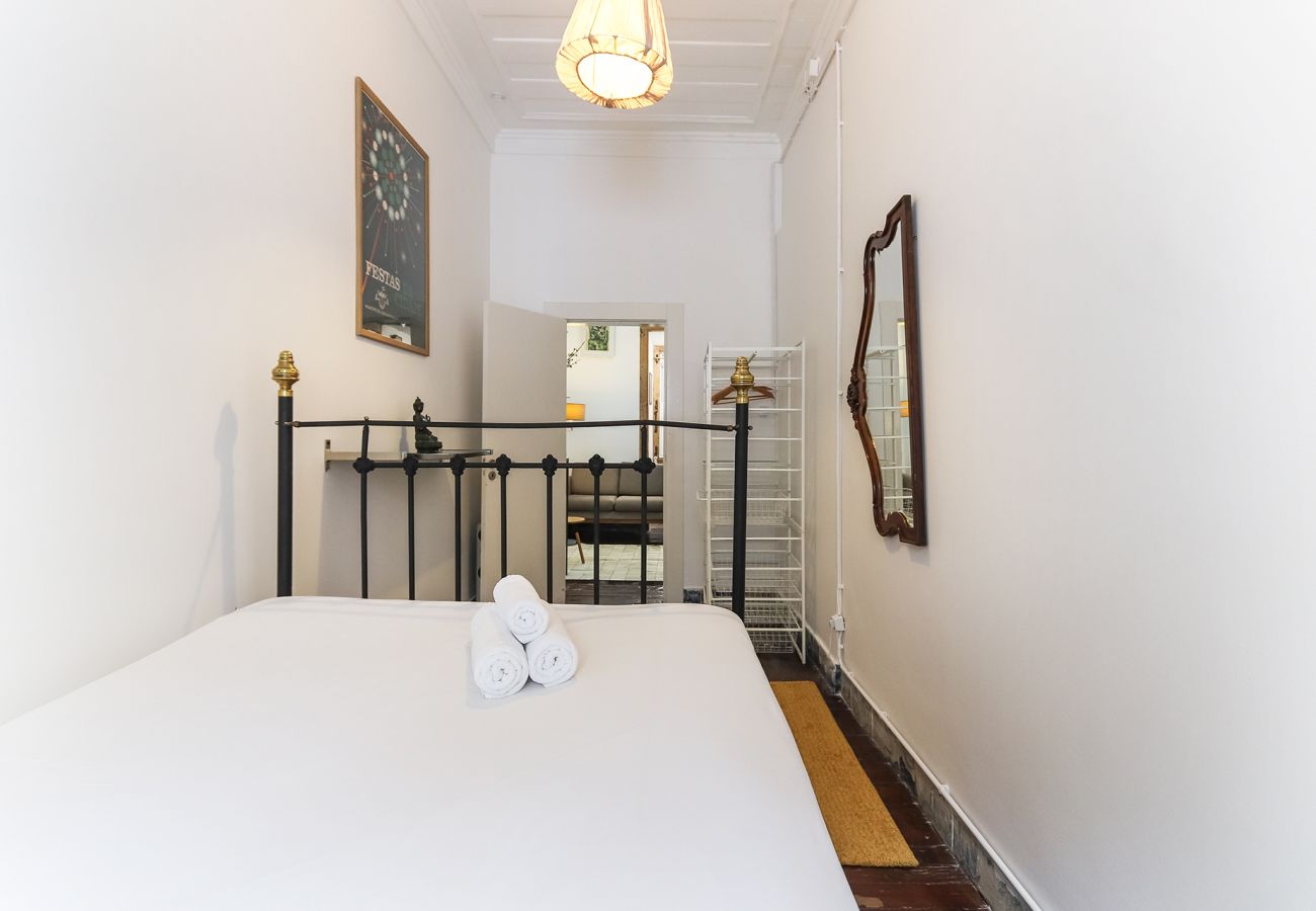 Rent by room in Lisbon - DOWNTOWN VINTAGE SUITE IV by HOMING