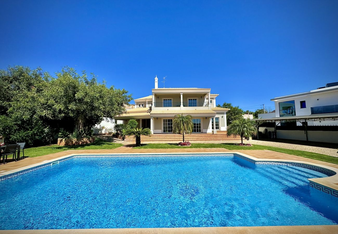 Villa in Loulé - ALMANCIL EXCELLENCE VILLA WITH POOL by HOMING