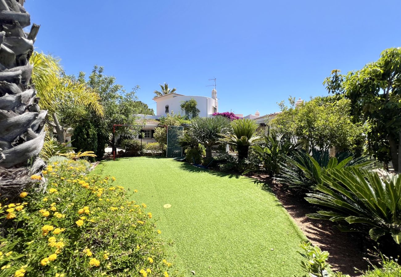 Villa in Mexilhoeira da Carregação - ALVOR TRADITIONAL VILLA WITH POOL by HOMING