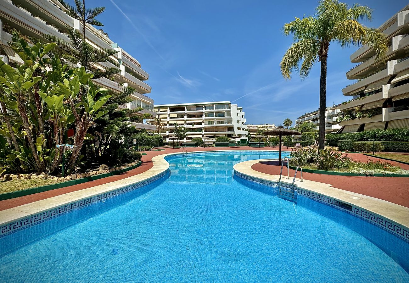 Residence in Marbella - GUADALMINA ALTA GOLF VIEWS by HOMING