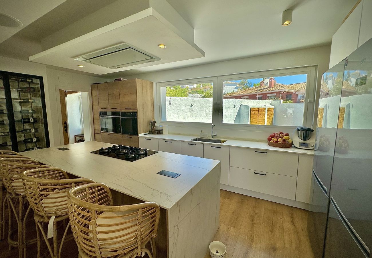 Villa in Marbella - MARBELLA VILLA GUADALMINA GOLF by HOMING