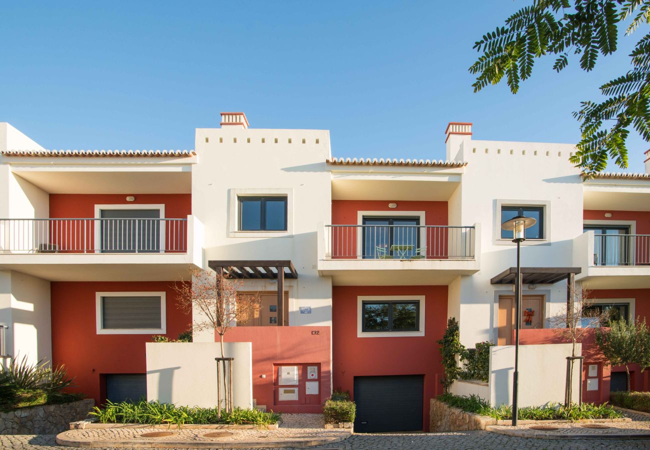 Townhouse in Portimão - PORTIMÃO ELEGANT HOUSE WITH POOL by HOMING